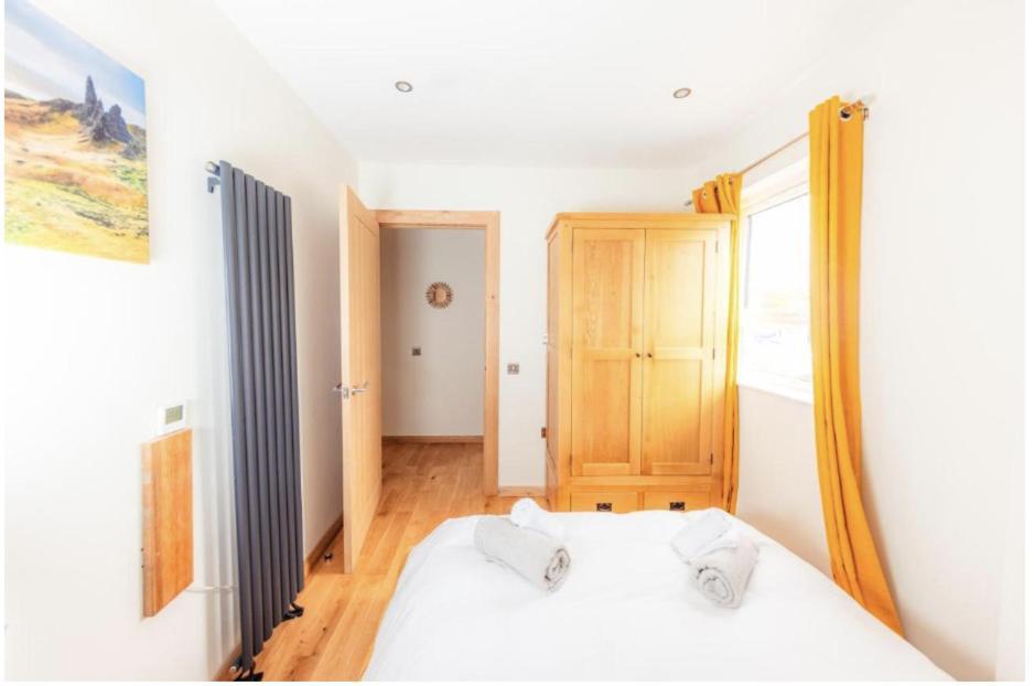 Luxury Cottage With Stunning Views Near Fairy Pools - School House 3 Carbost  Exterior foto